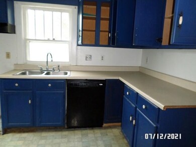 416 College St, Cedar Falls, IA 50613 - photo 7