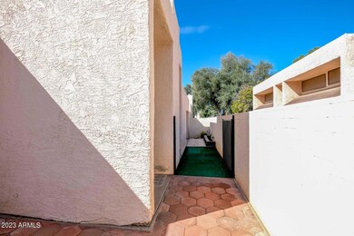 Courtyard2