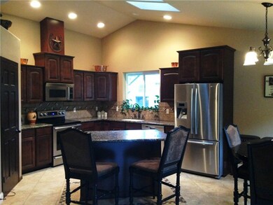 17212 Jonas Hill Ln SE, Rainier, WA 98576 - photo 4