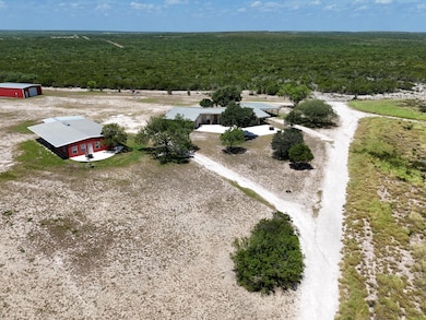 917 U S 59, George West, TX 78022 - photo 6