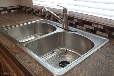 Nice new kitchen sink & faucet