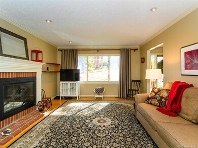 7 Gardenwood Ln, Asheville, NC 28803 - photo 6