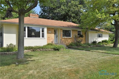 Newer windows and siding!