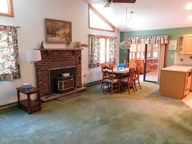 114 Stallion Dr, Lords Valley, PA 18428 - photo 5