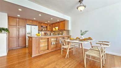 Regency Park unit 422, Honolulu, HI 96816 - photo 2