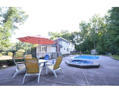 71 Surrey Ln, Dracut, MA 01826 - photo 4