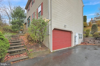 1189 Cedar Top Rd, Reading, PA 19607 - photo 3