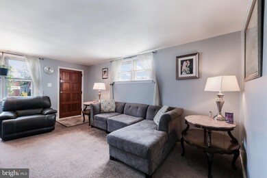 1054 Cedarwood Rd, Glenolden, PA 19036 - photo 7