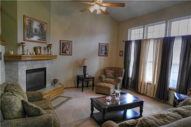 1531 Horseshoe Dr, Raymore, MO 64083 - photo 3