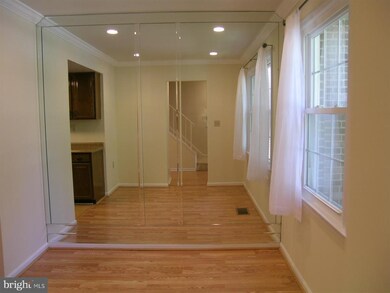 17849 Lochness Cir, Olney, MD 20832 - photo 4