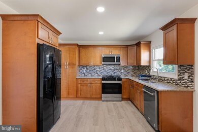 231 University Ave, Pemberton, NJ 08068 - photo 4