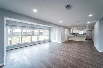 605 Woodcrest Dr, Hurst, TX 76053 - photo 5