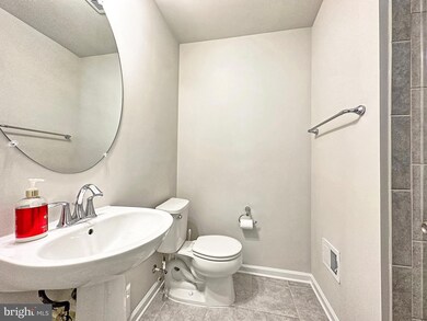 7101 Wythe Alley, Calverton, MD 20705 - photo 5