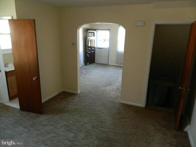 223 Evergreen Ave, Folsom, PA 19033 - photo 6