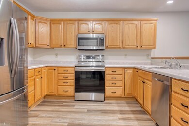 914 Chipman Ln, Owosso, MI 48867 - photo 4