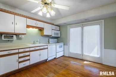 5505 Cedar St, Davenport, IA 52806 - photo 5