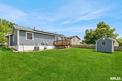 1511 W 48th St, Davenport, IA 52806 - photo 4