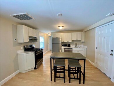16 Brinley St unit 7, Newport, RI 02840 - photo 4