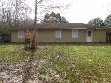 9724 Donchester Cir, Moss Point, MS 39562 - photo 2