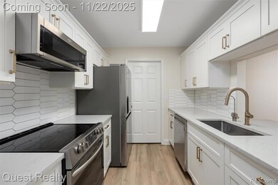 3498 Oakmonte Blvd unit 122, Rochester, MI 48306 - photo 3