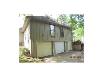 8932 Alden St, Lenexa, KS 66215 - photo 2