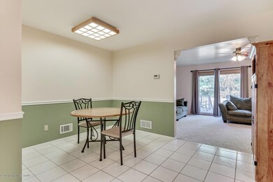 23 Forest Garden Dr Matawan NJ-large-016