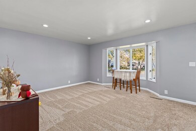 3140 Maple Dr, Highland, IN 46322 - photo 5