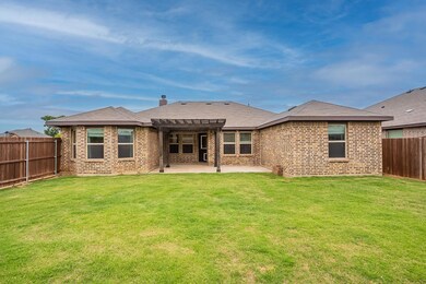 1417 Glade Meadows Dr, Joshua, TX 76058 - photo 6