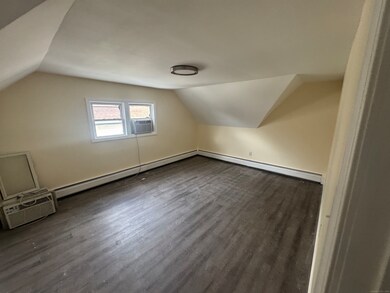 190 Whitney Ave unit 3rd Apartment, Bridgeport, CT 06606 - photo 5