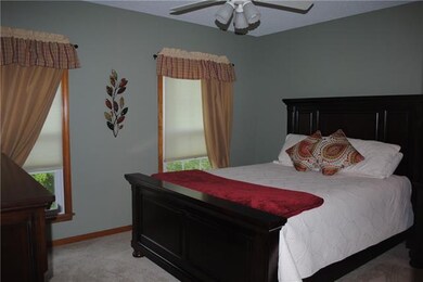 8339 Acuff Ln, Lenexa, KS 66215 - photo 5