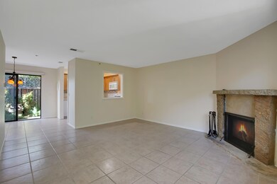 Living/Dining 2