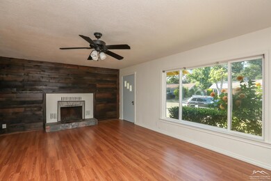 173 Oleander Cir, Redding, CA 96001 - photo 3