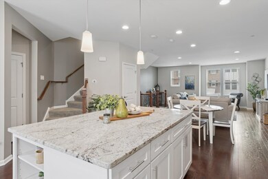 904 Coletta Cir, Naperville, IL 60563 - photo 5