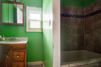 201 Maple St, Cincinnati, OH 45216 - photo 7