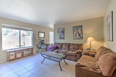 1430 E Palmdale Dr-12