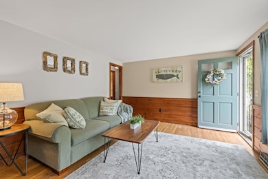 7-web-or-mls-61-uncle-bills-way