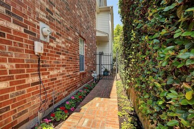 2218 Mcduffie St, Houston, TX 77019 - photo 4