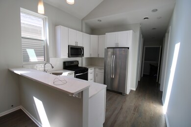 712 N Willard Ct unit 2, Chicago, IL 60642 - photo 2