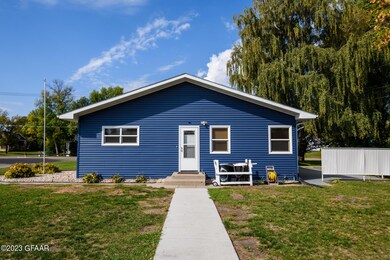 0876 801 Walnut St-DevilsLake