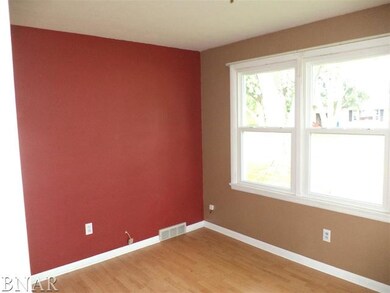 424 Grant St, Chenoa, IL 61726 - photo 6