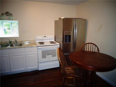 KITCHEN WITH SPACE FOR A SMALL TABLE.