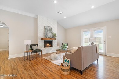 303 San Carlos Cir-10
