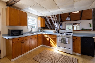 2 Nahomon St, Oak Bluffs, MA 02557 - photo 3