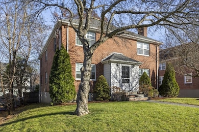 44 Blake St unit 2, Newton, MA 02460 - photo 3