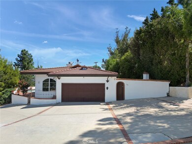 5181 Calatrana Dr, Woodland Hills, CA 91364 - photo 3