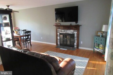 23283 Lakeview Dr, California, MD 20619 - photo 4