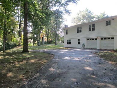 5 Roger Williams Ct, Greenville, RI 02828 - photo 2