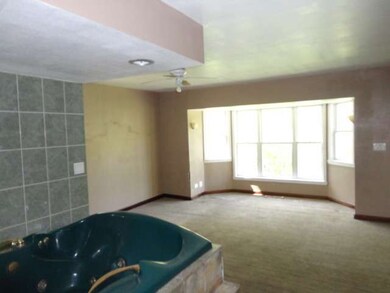 178 Lake Shore Dr, Carpentersville, IL 60110 - photo 7