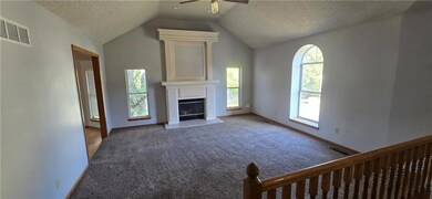 632 NE Bristol Dr, Lees Summit, MO 64086 - photo 5