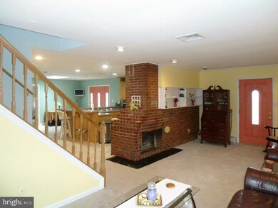 314 Blue Ridge Dr, Levittown, PA 19057 - photo 7